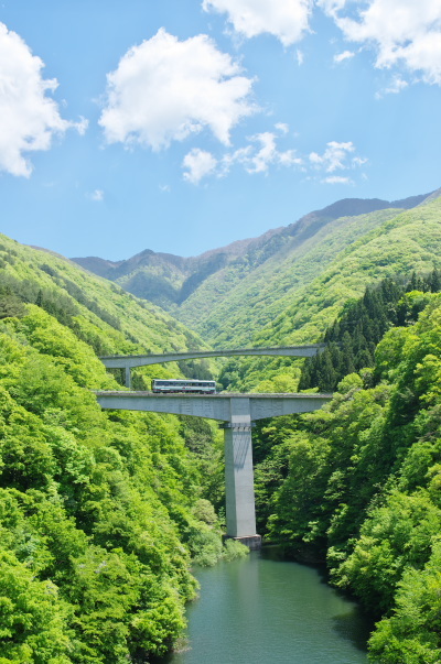 新緑の風景を求めて〜会津鉄道